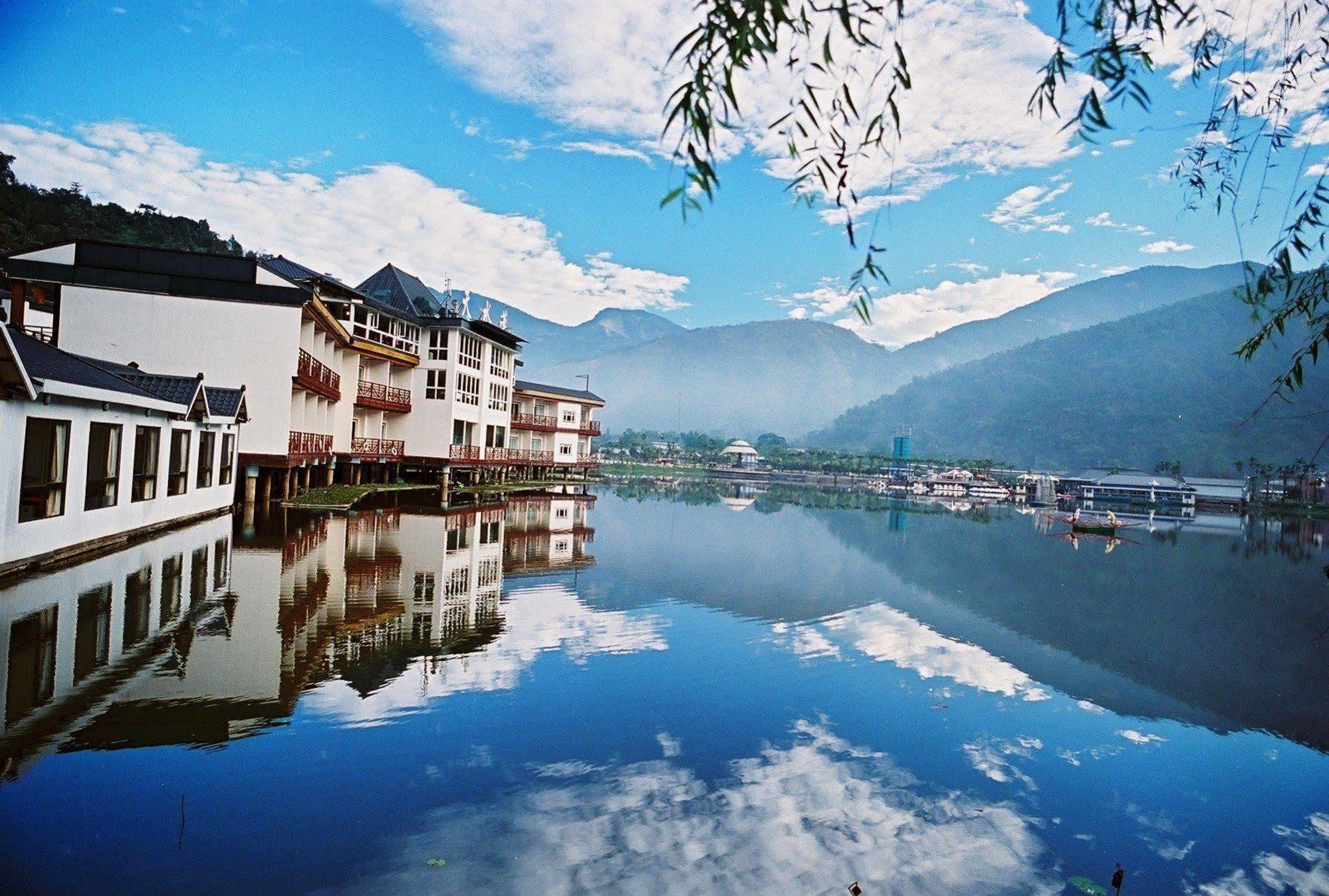 Lakeside Resort Nantou Экстерьер фото