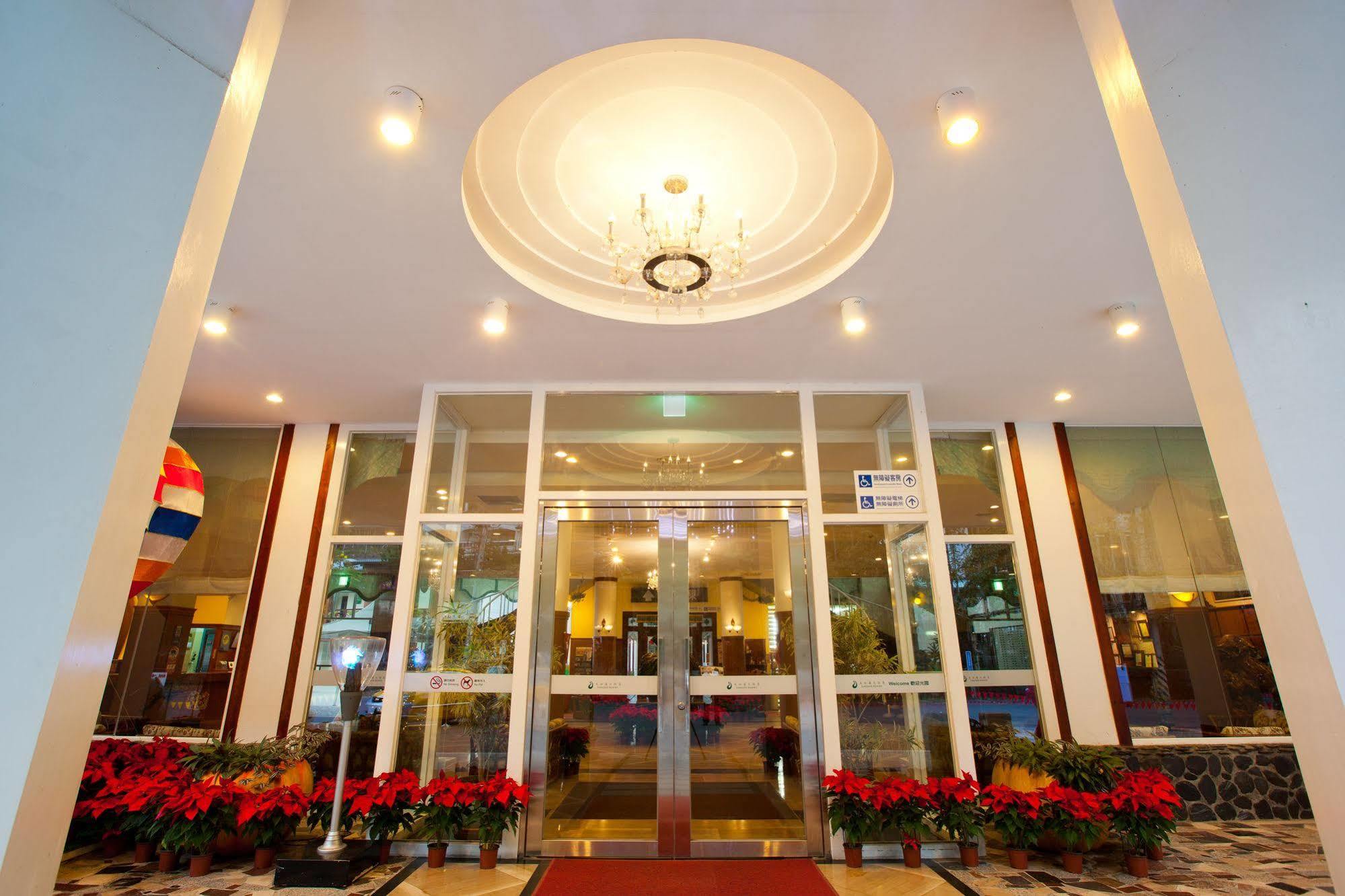 Lakeside Resort Nantou Экстерьер фото