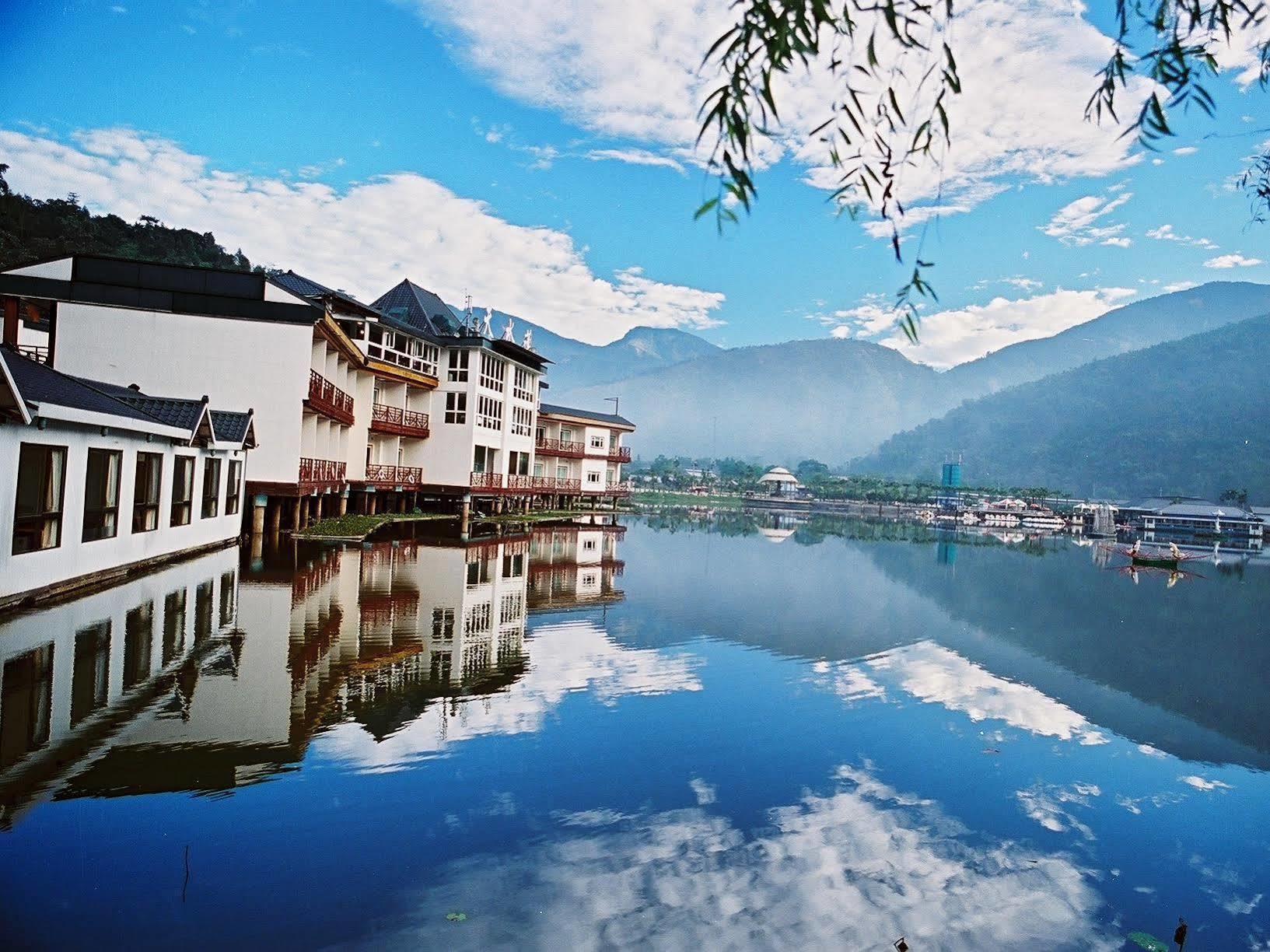 Lakeside Resort Nantou Экстерьер фото